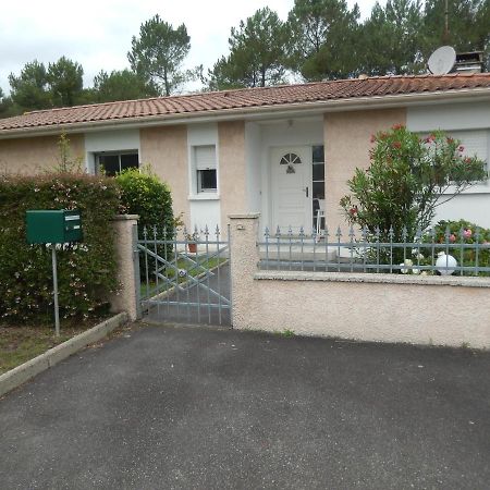 Villa De Guenifey Josse 外观 照片
