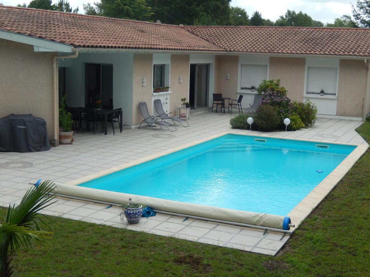 Villa De Guenifey Josse 外观 照片
